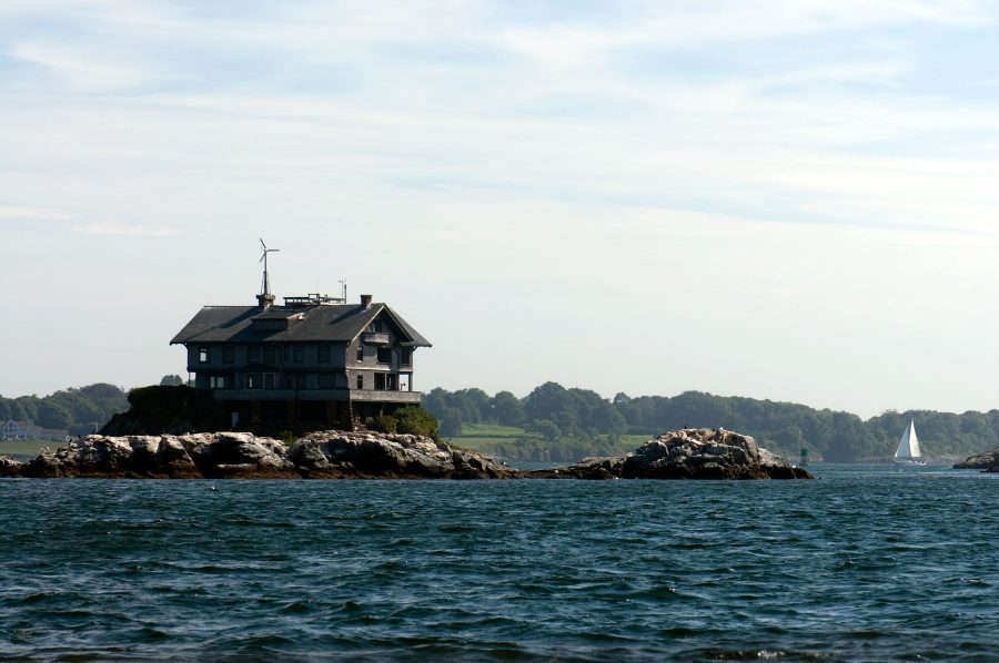 Clingstone, a historic house on the rocks in Narragansett Bay