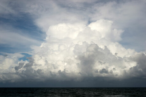 <a class="white" href="https://www.dropbox.com/s/yqyh6c54a50or8x/miami-landscape.jpg?dl=1">Download High-Resolution Photo</a> Atlantic Ocean and cloud free stock photo