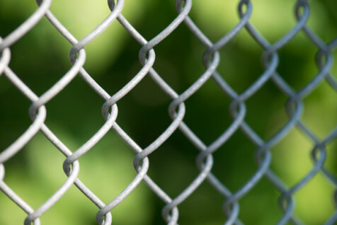 <a class="white" href="https://www.dropbox.com/s/5ohgpuo8zq52j40/chain-link-fence.jpg?dl=1">Download High-Resolution Photo</a> Free stock image of chain link fence