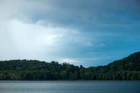 <a class="white" href="https://www.dropbox.com/s/pppiha02vwnmplu/lake-landscape.jpg?dl=1">Download High-Resolution Photo</a> Lake landscape at dusk free stock photo