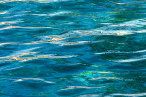 <a class="white" href="https://www.dropbox.com/s/kfpj9mivjeb2zsj/shades-of-blue.jpg?dl=1">Download High-Resolution Photo</a> Colorful water reflections free stock image