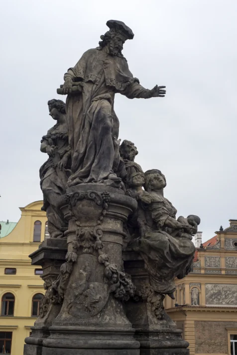 Statue of Ivo of Kermartin