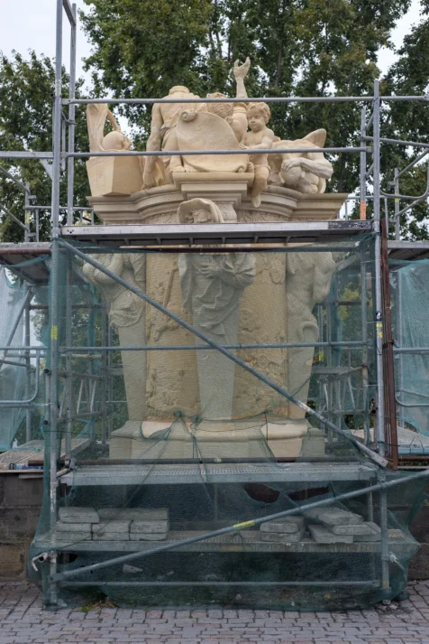 Statue of Lutgardis being renovated