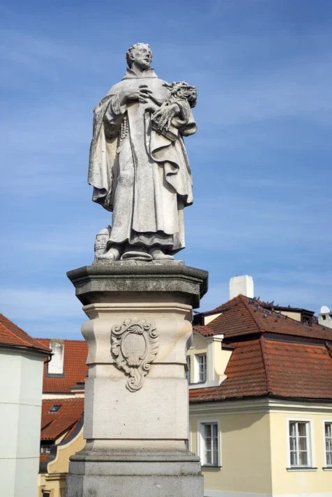 Statue of Philip Benizi de Damiani